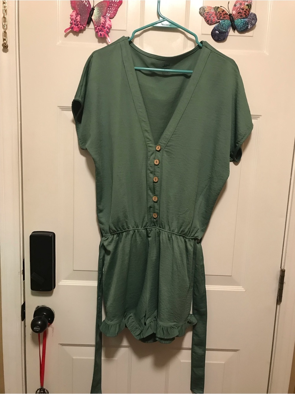 💐Green Lezat V-Neck Button Romper - Size Large💐